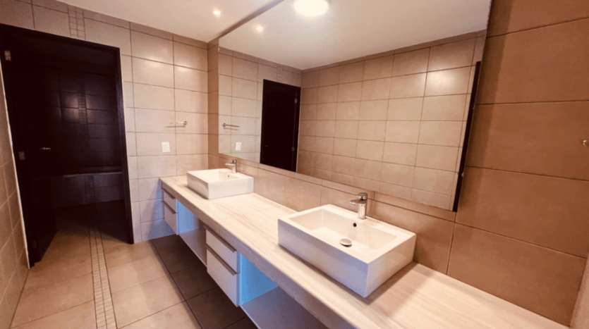 Apartamento en alquiler, Edificio Attica 2, zona 14 - Miniatura 10