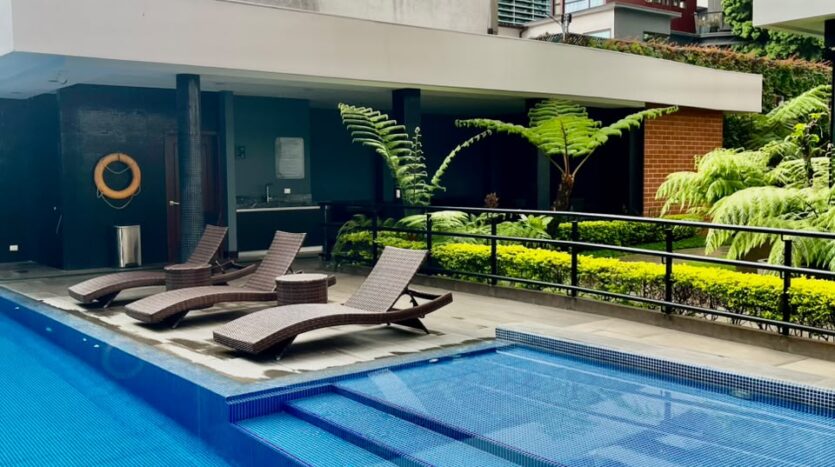 Apartamento en alquiler, Edificio Santa Sofia, zona 10 - Miniatura 8
